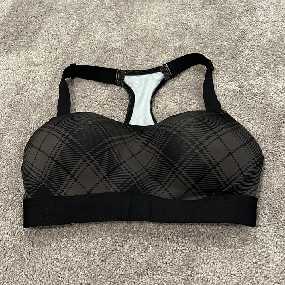 PINK Active Ultimate Push Up sports bra